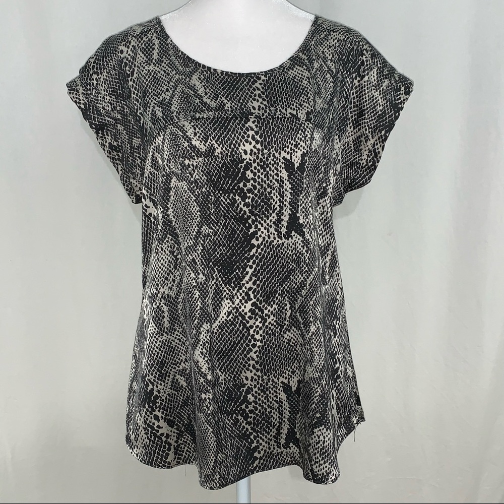 Express Women’s Snake Print Blouse Size Small‎